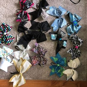 15 Cheer Bows